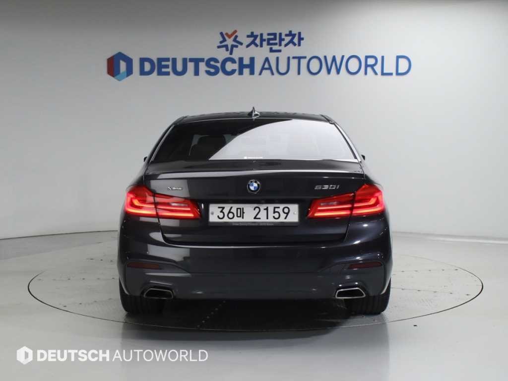 BMW 5시리즈 5시리즈 (G30) 530i xDrive M 스포츠 플러스 이미지 4