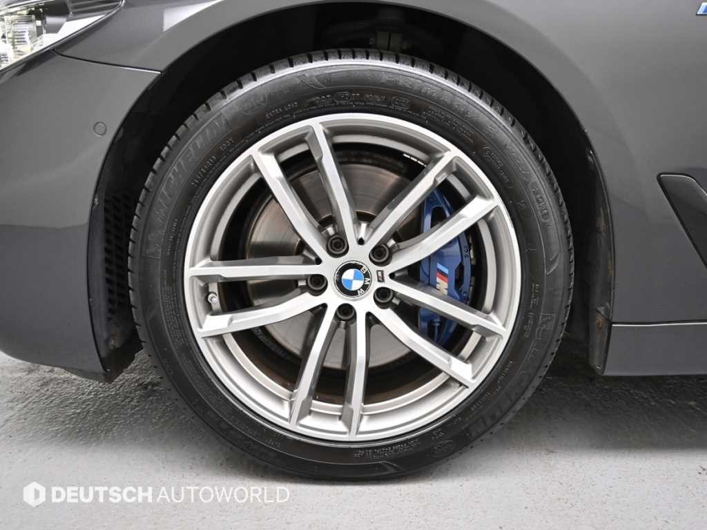 BMW 5시리즈 5시리즈 (G30) 530i xDrive M 스포츠 플러스 이미지 5