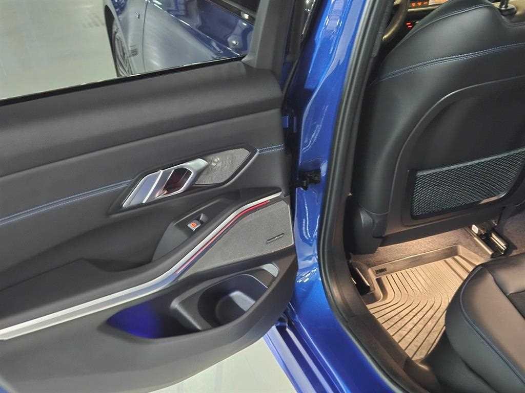 BMW 3시리즈 3시리즈 (G20) 320i M 스포츠 이미지 14