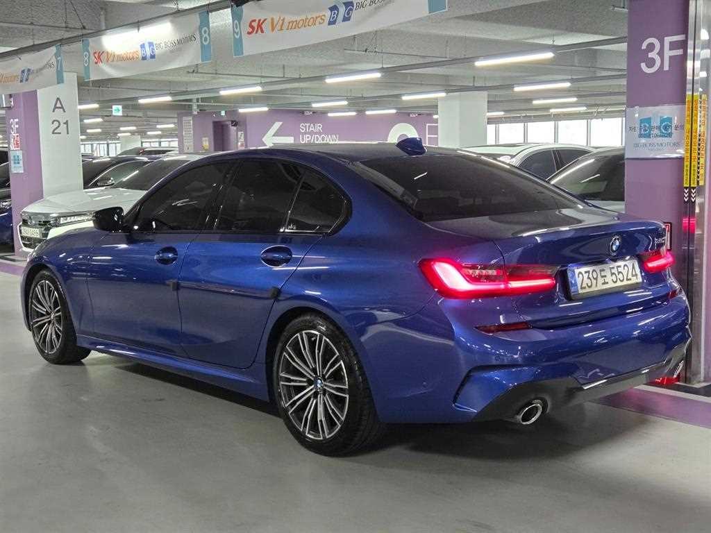 BMW 3시리즈 3시리즈 (G20) 320i M 스포츠 이미지 4