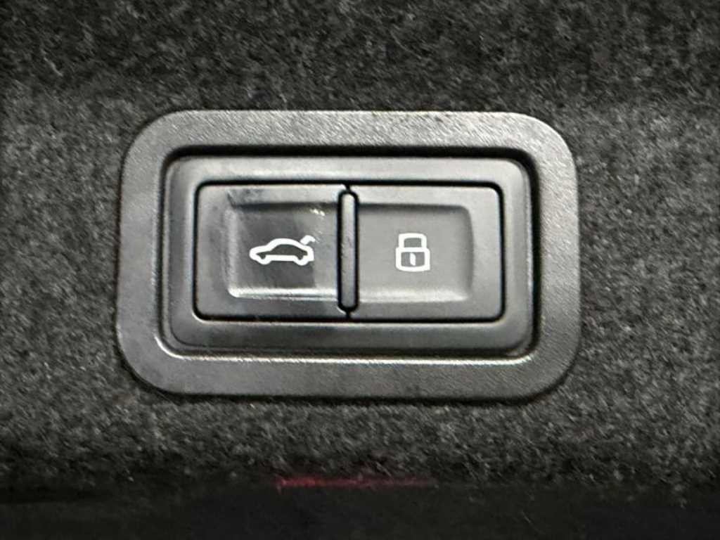 아우디 A6 A6 (C8) 45 TFSI 콰트로 프리미엄 이미지 18