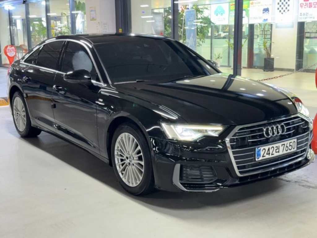 아우디 A6 A6 (C8) 45 TFSI 콰트로 프리미엄 이미지 2