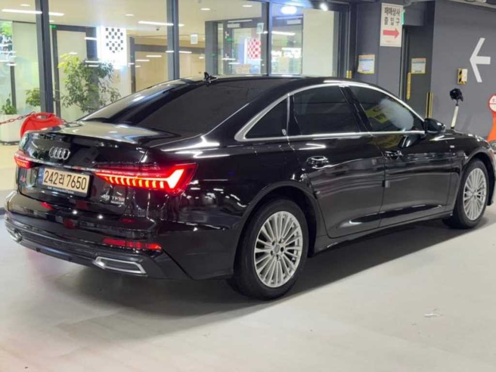 아우디 A6 A6 (C8) 45 TFSI 콰트로 프리미엄 이미지 4