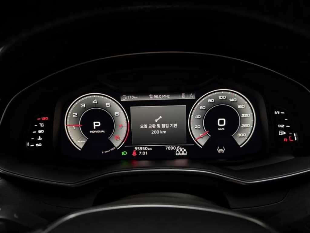 아우디 A6 A6 (C8) 45 TFSI 콰트로 프리미엄 이미지 9