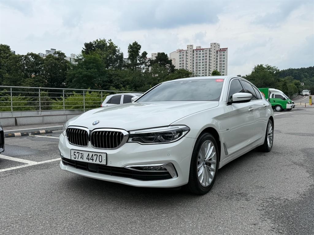 BMW 5시리즈 5시리즈 (G30) 530i xDrive 럭셔리 플러스 이미지 2