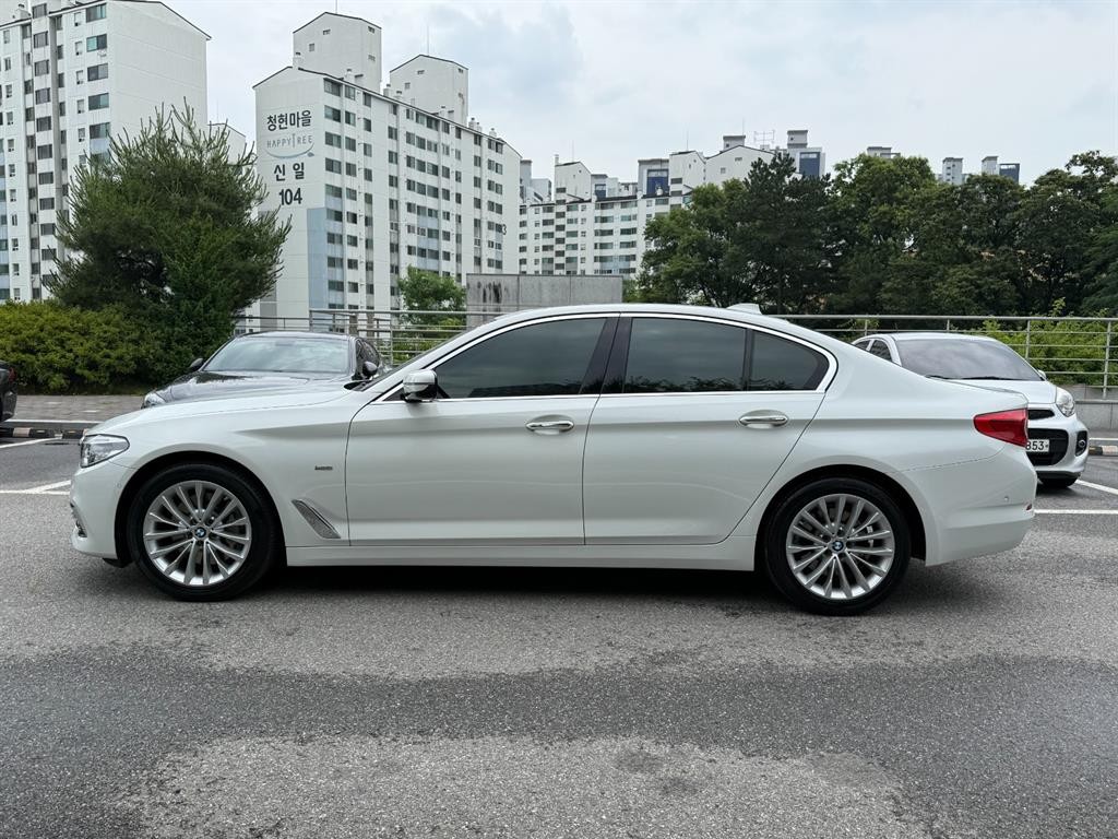 BMW 5시리즈 5시리즈 (G30) 530i xDrive 럭셔리 플러스 이미지 3