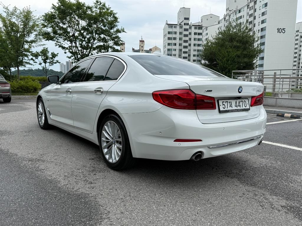 BMW 5시리즈 5시리즈 (G30) 530i xDrive 럭셔리 플러스 이미지 4