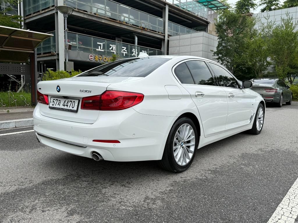 BMW 5시리즈 5시리즈 (G30) 530i xDrive 럭셔리 플러스 이미지 6