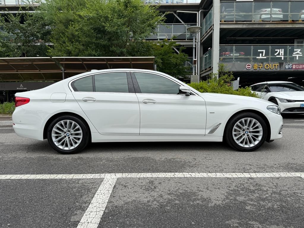 BMW 5시리즈 5시리즈 (G30) 530i xDrive 럭셔리 플러스 이미지 7