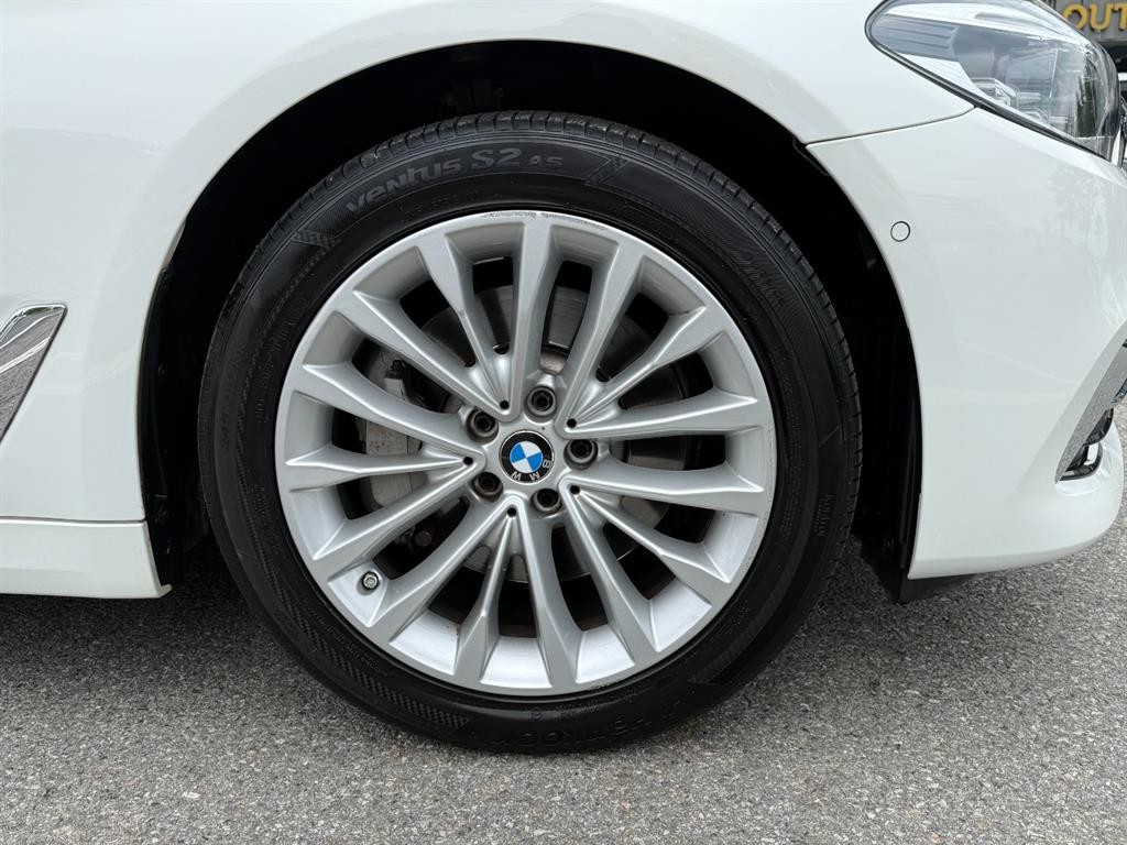 BMW 5시리즈 5시리즈 (G30) 530i xDrive 럭셔리 플러스 이미지 9