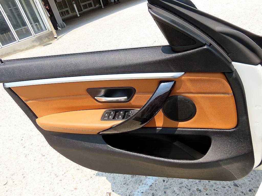 BMW 4시리즈 4시리즈 (F32) 420i 그란쿠페 럭셔리 이미지 12