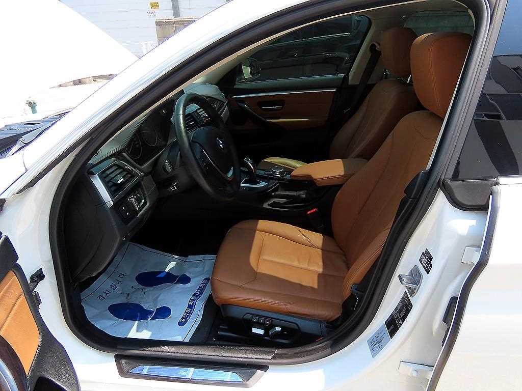 BMW 4시리즈 4시리즈 (F32) 420i 그란쿠페 럭셔리 이미지 5