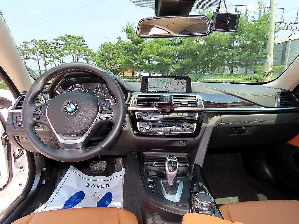 BMW 4시리즈 4시리즈 (F32) 420i 그란쿠페 럭셔리 이미지 7