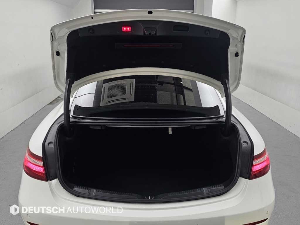 벤츠 E 클래스 E-클래스 W213 E220d 쿠페 이미지 19