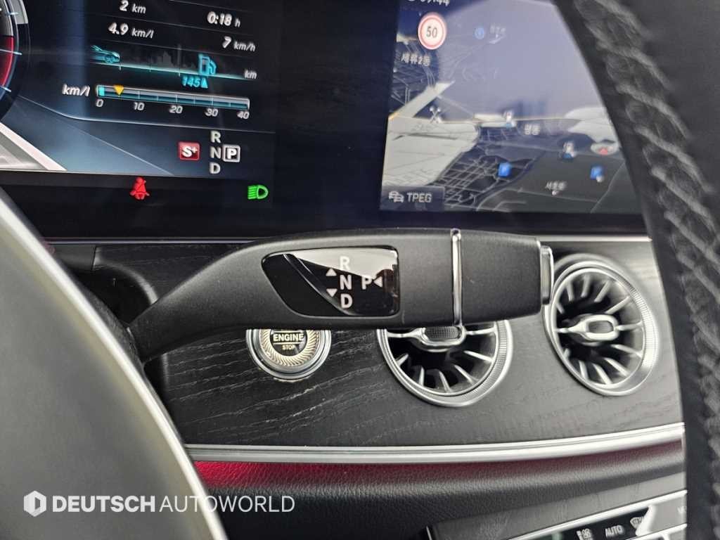 벤츠 E 클래스 E-클래스 W213 E220d 쿠페 이미지 9