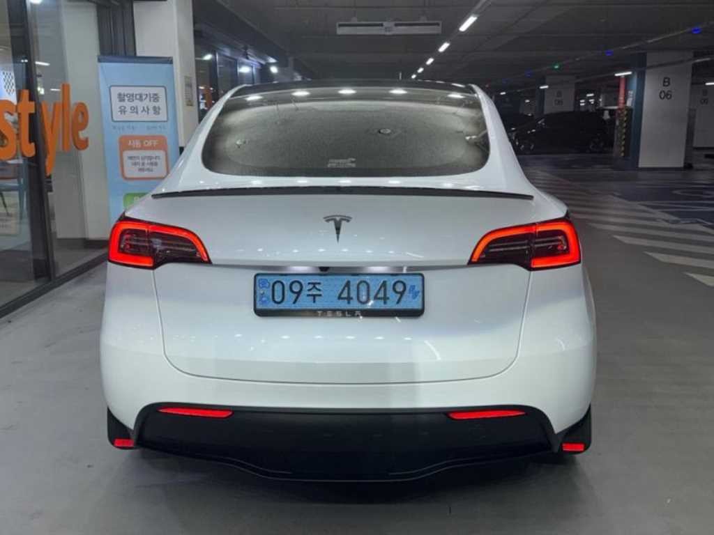 테슬라 모델 Y RWD 이미지 5