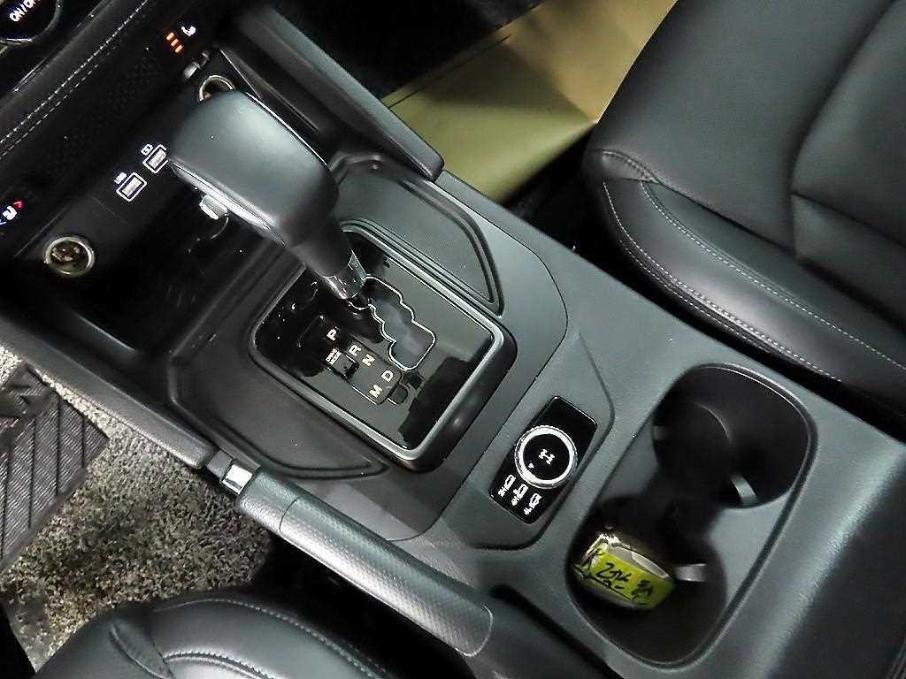 KG모빌리티(쌍용) 렉스턴 더 뉴 렉스턴 스포츠 디젤 2.2 4WD 프레스티지 이미지 10