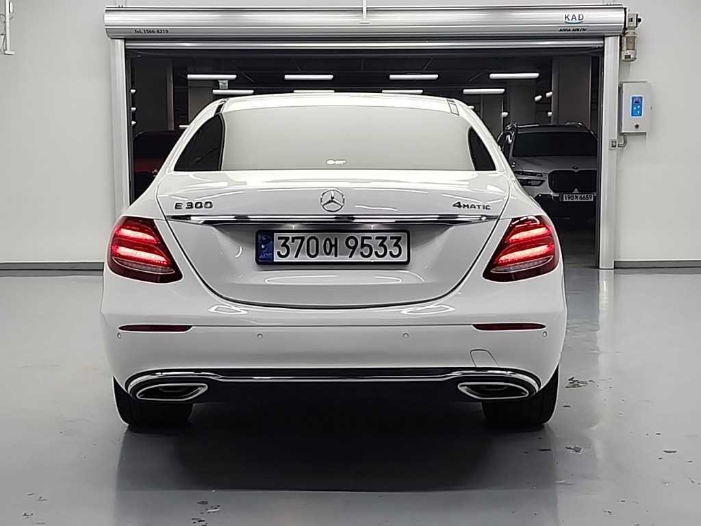 벤츠 E 클래스 E-클래스 W213 E300 4MATIC 아방가르드 이미지 3
