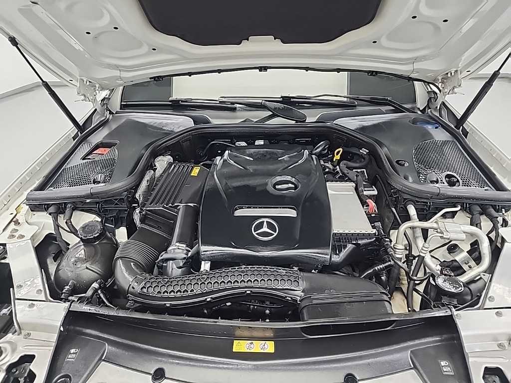벤츠 E 클래스 E-클래스 W213 E300 4MATIC 아방가르드 이미지 5