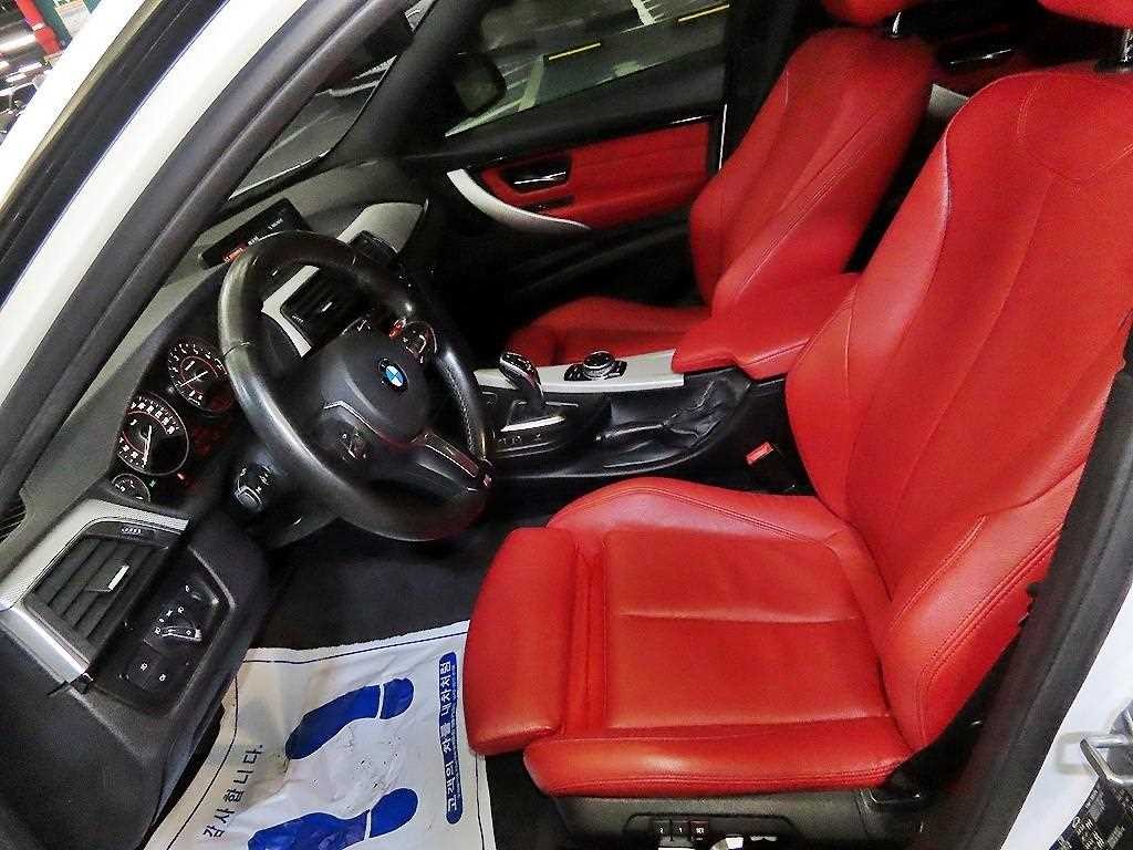 BMW 3시리즈 3시리즈 (F30) 328i M 스포츠 이미지 6