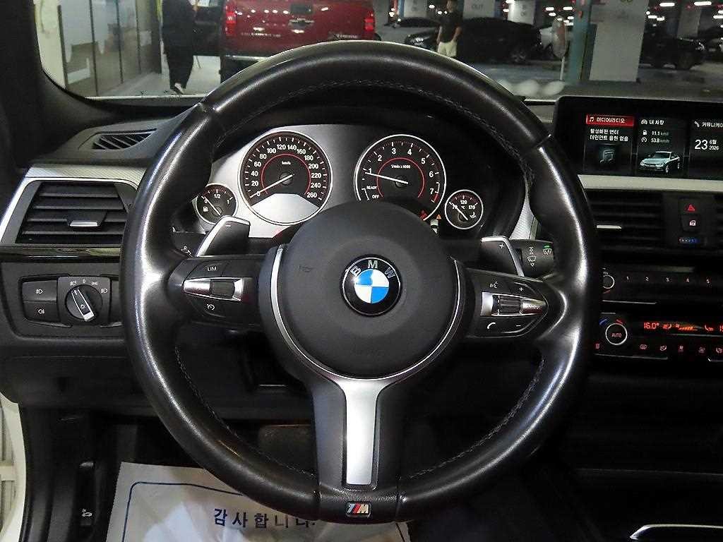 BMW 3시리즈 3시리즈 (F30) 328i M 스포츠 이미지 8