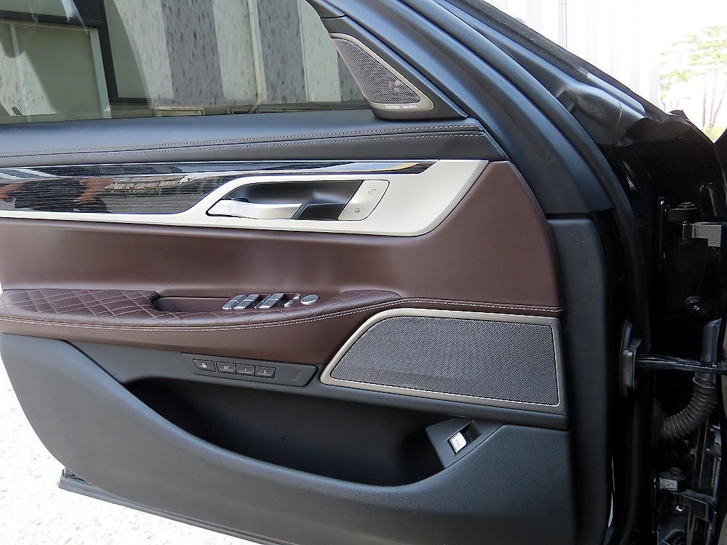 BMW 7시리즈 7시리즈 (G11) 730d xDrive M 스포츠 이미지 12