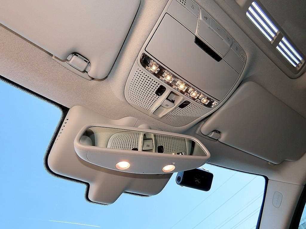 벤츠 C 클래스 C클래스 W205 C200 이미지 16