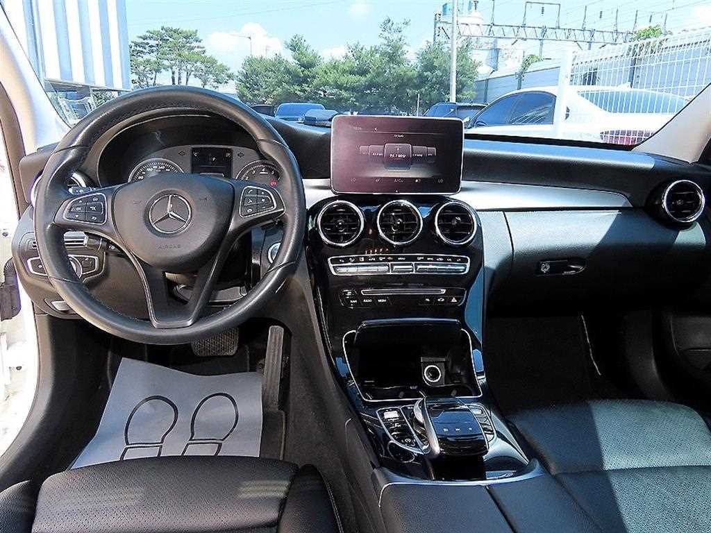 벤츠 C 클래스 C클래스 W205 C200 이미지 7