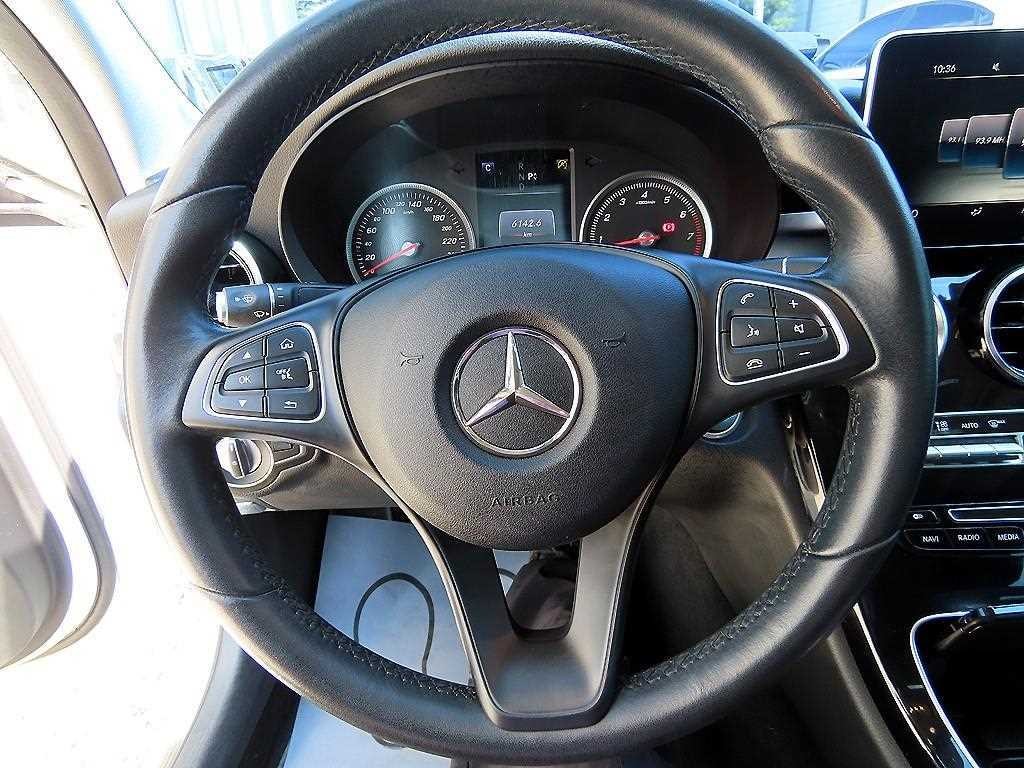벤츠 C 클래스 C클래스 W205 C200 이미지 8