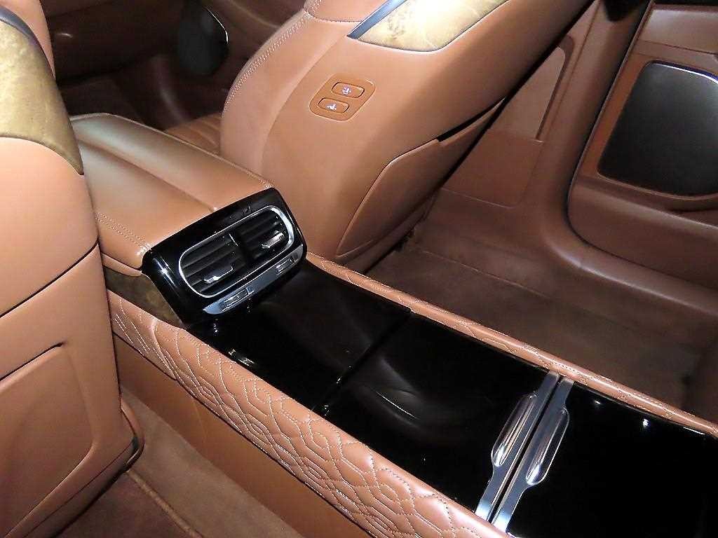 제네시스 G90 5.0 GDI AWD 리무진 프레스티지 이미지 15