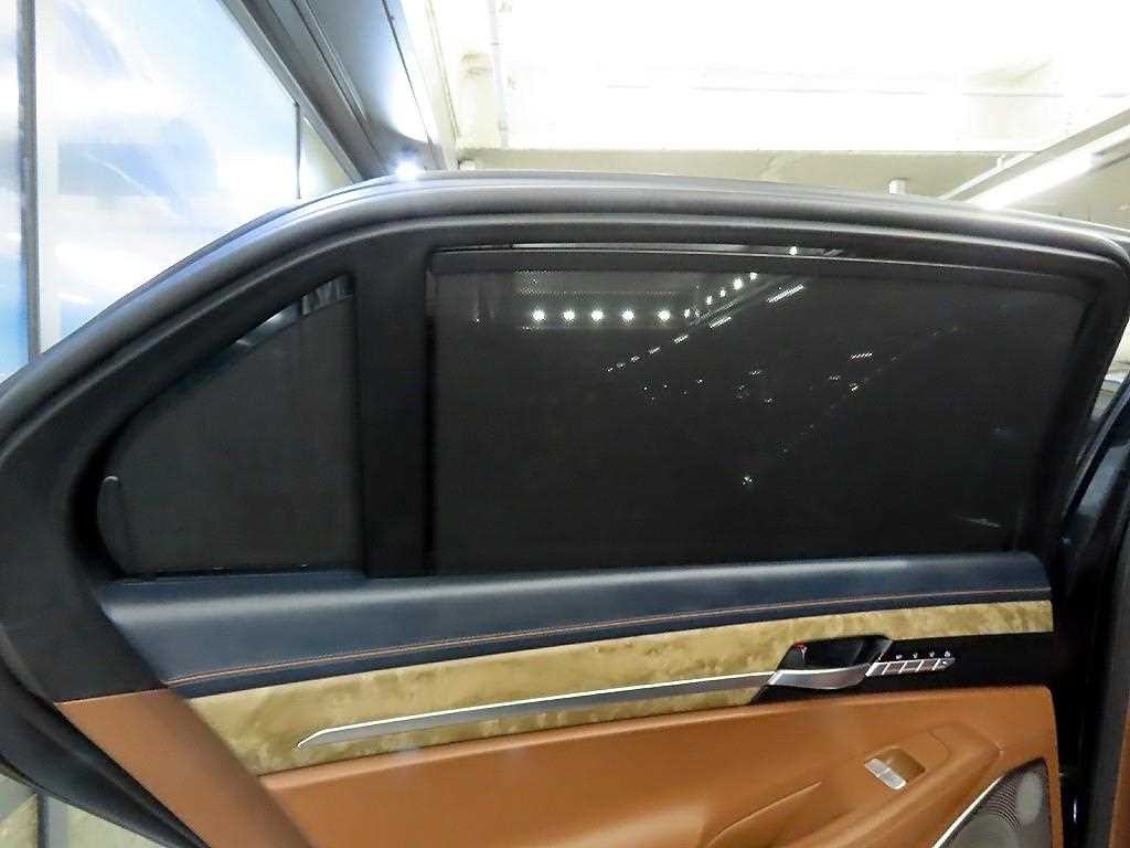 제네시스 G90 5.0 GDI AWD 리무진 프레스티지 이미지 16