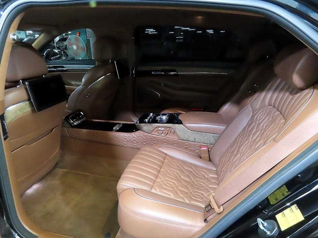 제네시스 G90 5.0 GDI AWD 리무진 프레스티지 이미지 7