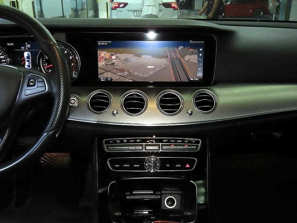 벤츠 E 클래스 E-클래스 W213 E200 아방가르드 이미지 11