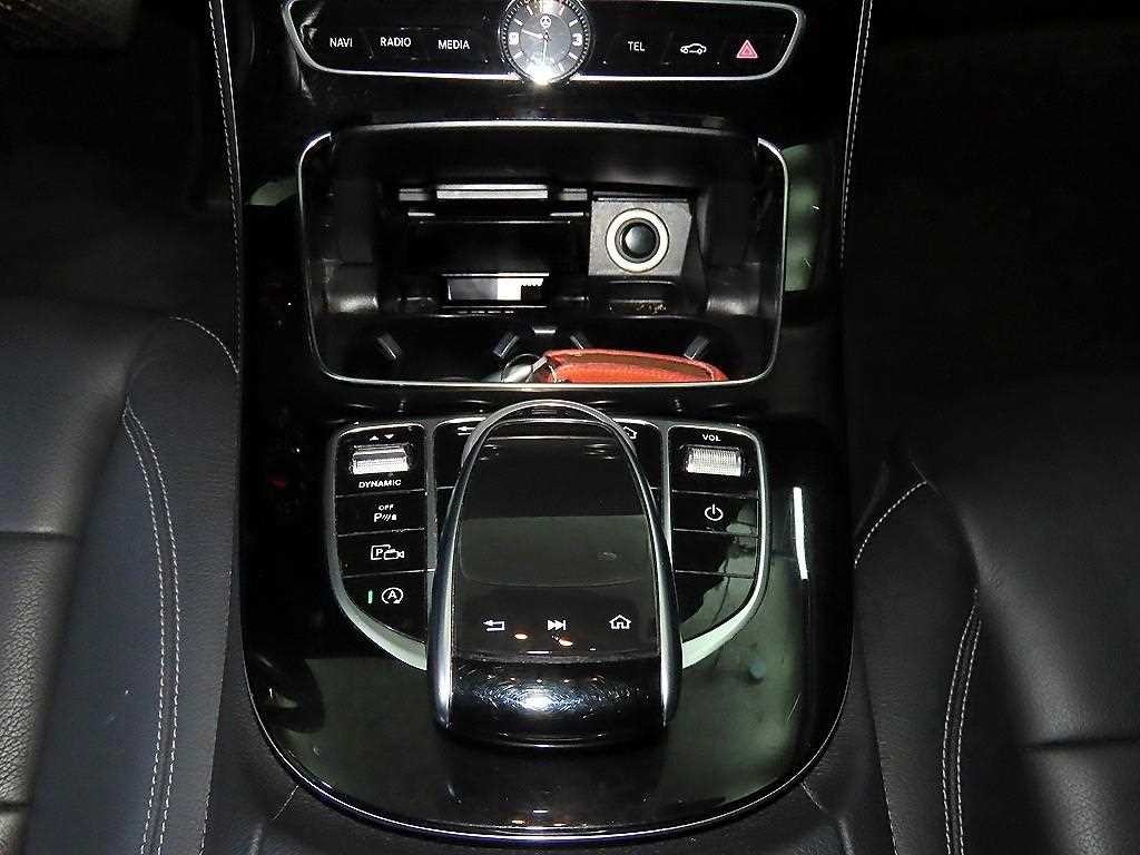 벤츠 E 클래스 E-클래스 W213 E200 아방가르드 이미지 13