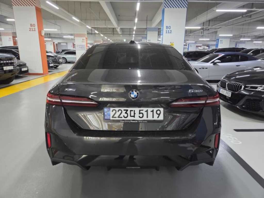 BMW 5시리즈 5시리즈 (G60) 530i xDrive M 스포츠 이미지 3