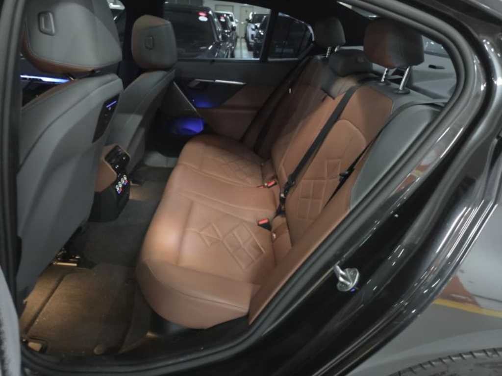 BMW 5시리즈 5시리즈 (G60) 530i xDrive M 스포츠 이미지 6