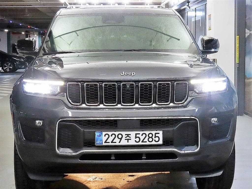 지프 체로키 그랜드 체로키(WL) 3.6 L 오버랜드 이미지 2
