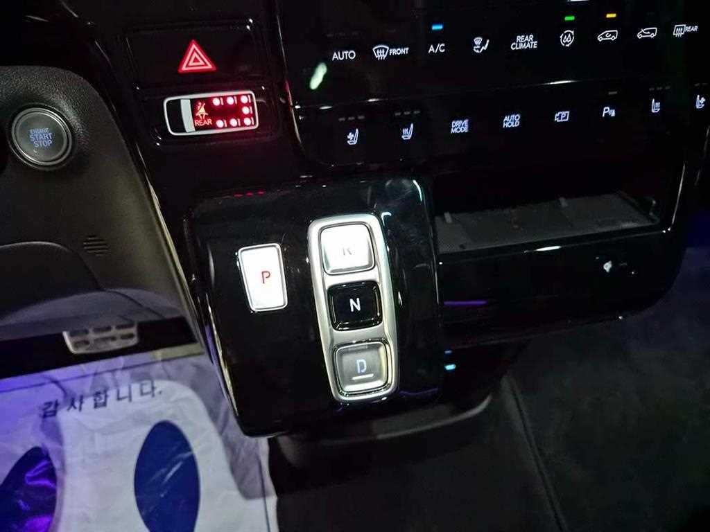 현대 스타리아 2WD 디젤 라운지 인스퍼레이션 9인승 이미지 12