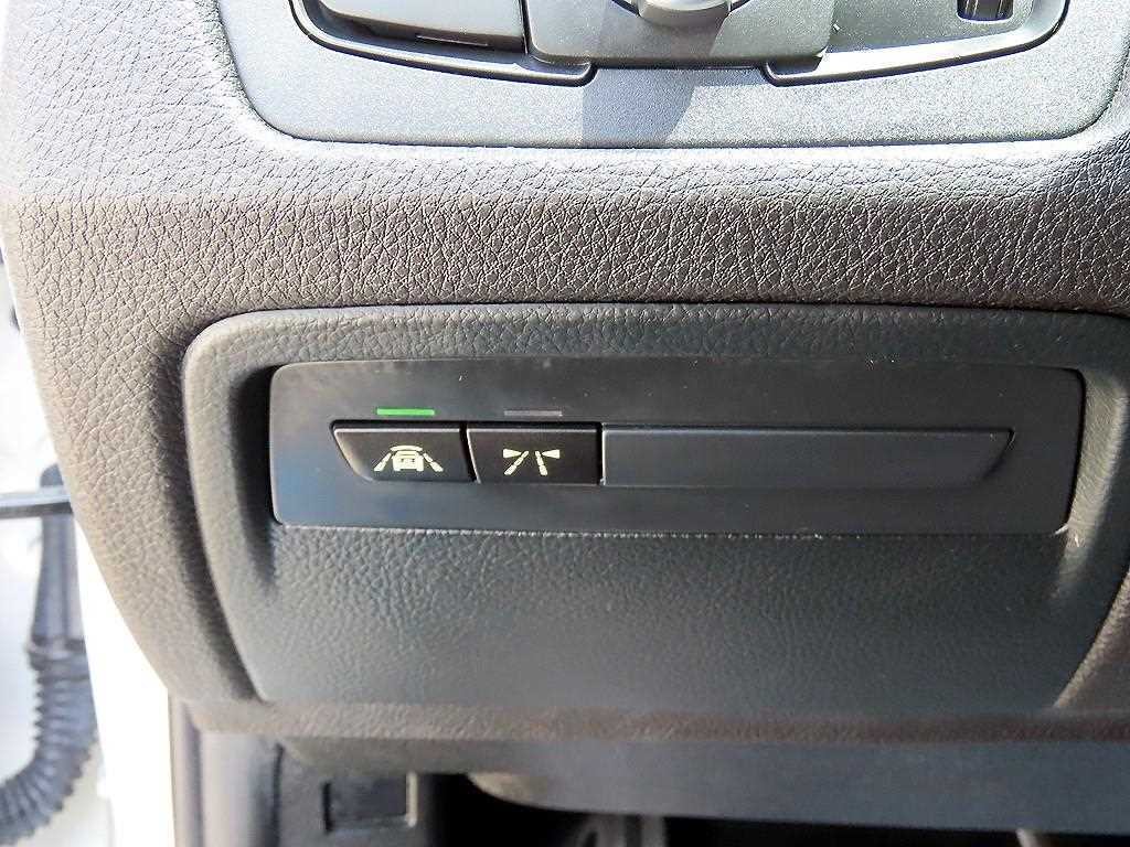BMW 3시리즈 3시리즈 (F30) 320i M 스포츠 이미지 12