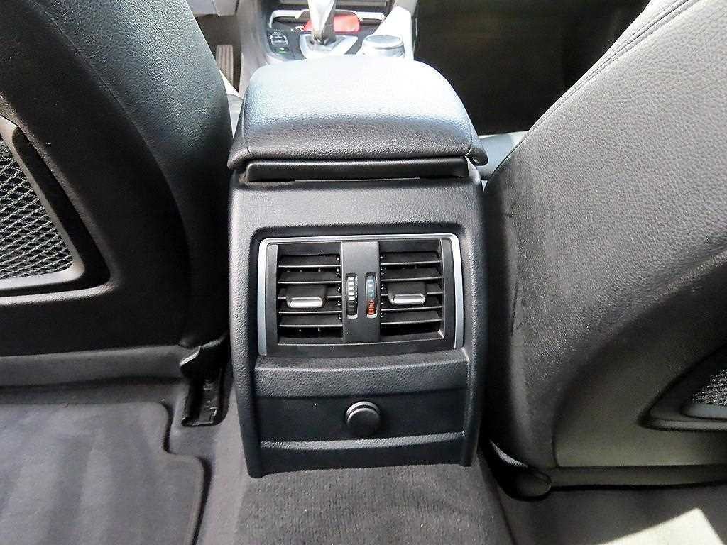 BMW 3시리즈 3시리즈 (F30) 320i M 스포츠 이미지 17