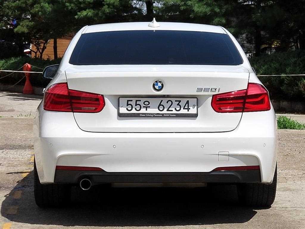 BMW 3시리즈 3시리즈 (F30) 320i M 스포츠 이미지 4