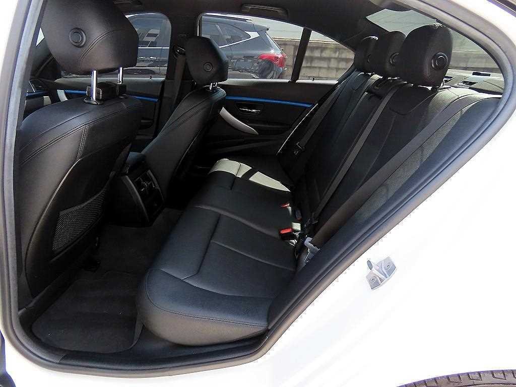BMW 3시리즈 3시리즈 (F30) 320i M 스포츠 이미지 6