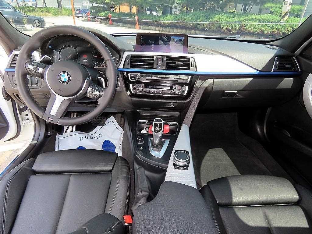 BMW 3시리즈 3시리즈 (F30) 320i M 스포츠 이미지 7