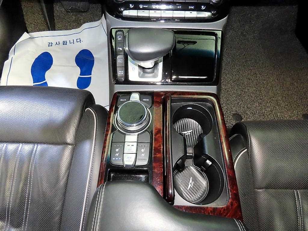 제네시스 EQ900 3.3 T-GDI AWD 프레스티지 이미지 12
