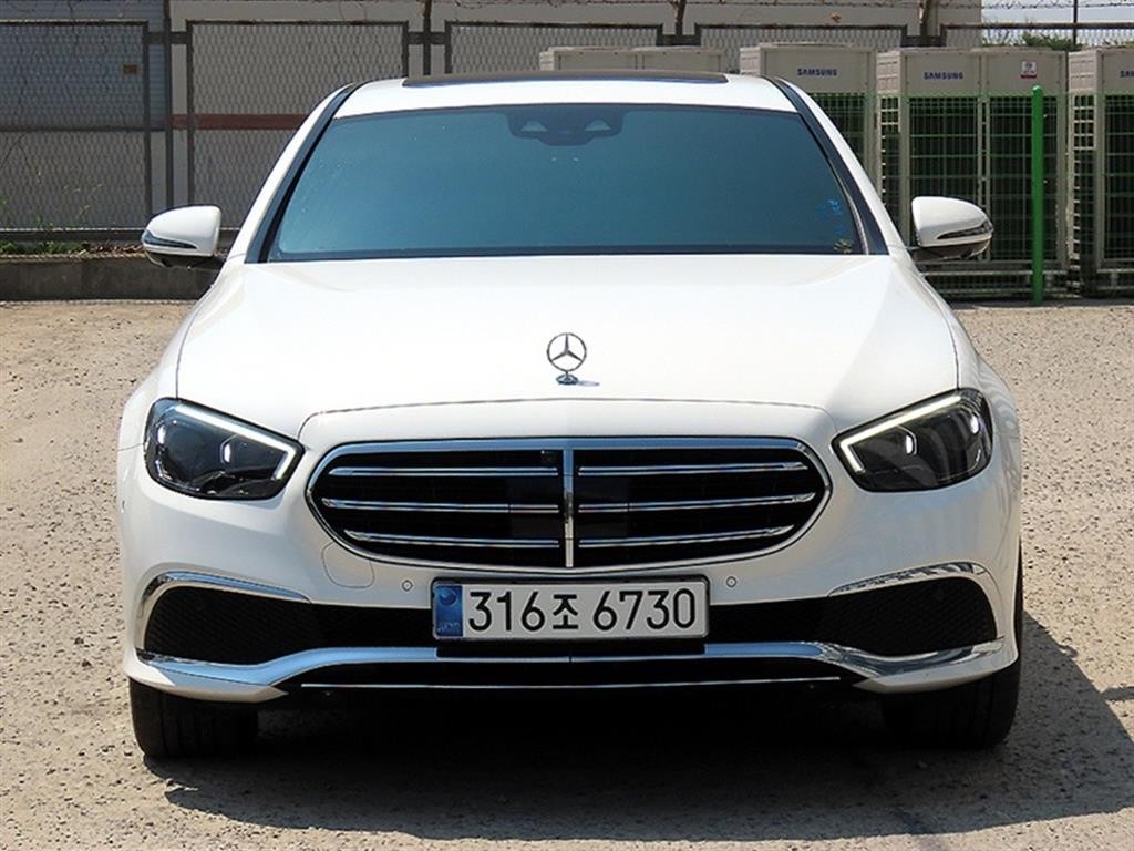 벤츠 E 클래스 E-클래스 W213 E220d 4MATIC 익스클루시브 이미지 1