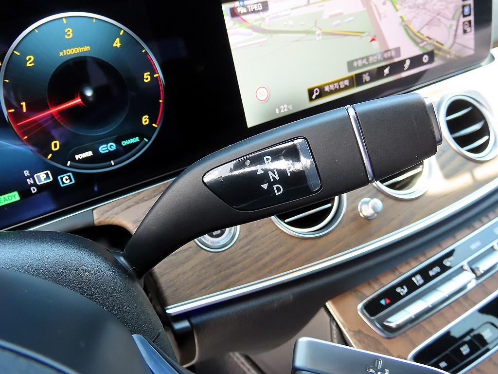 벤츠 E 클래스 E-클래스 W213 E220d 4MATIC 익스클루시브 이미지 11