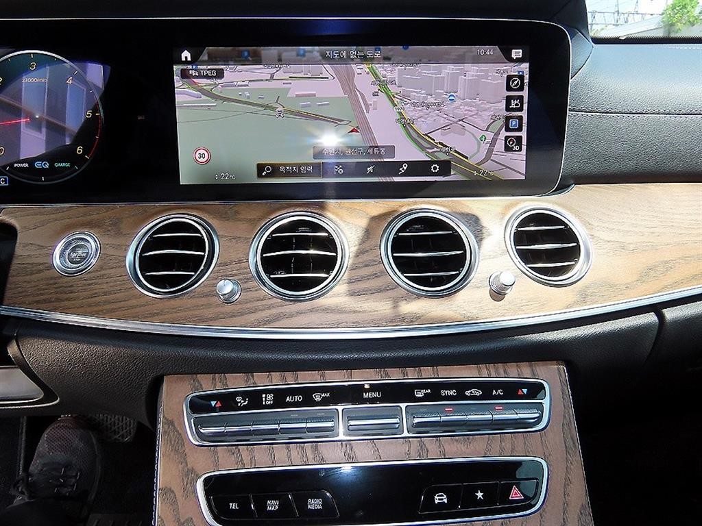 벤츠 E 클래스 E-클래스 W213 E220d 4MATIC 익스클루시브 이미지 14