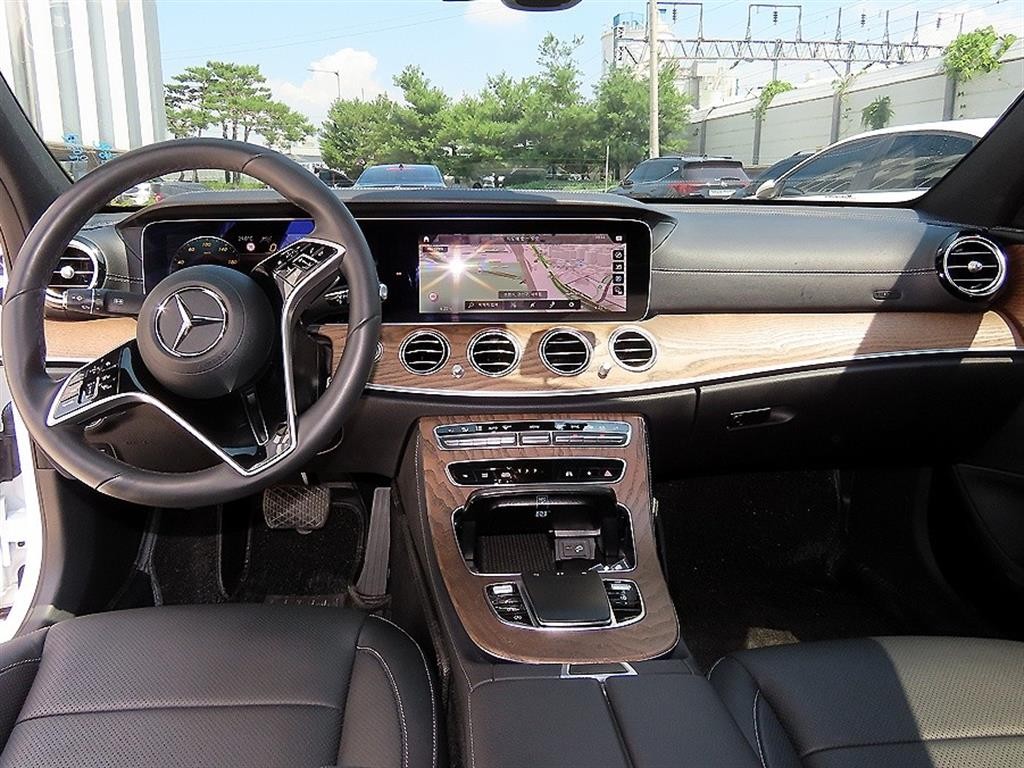 벤츠 E 클래스 E-클래스 W213 E220d 4MATIC 익스클루시브 이미지 7