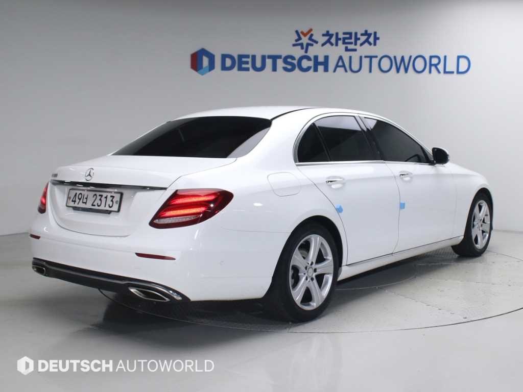 벤츠 E 클래스 E-클래스 W213 E200 아방가르드 이미지 2
