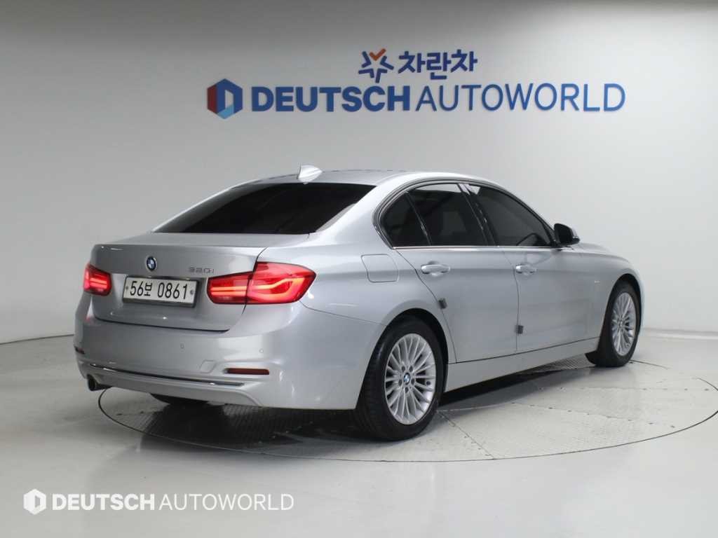 BMW 3시리즈 3시리즈 (F30) 320i 럭셔리 이미지 2